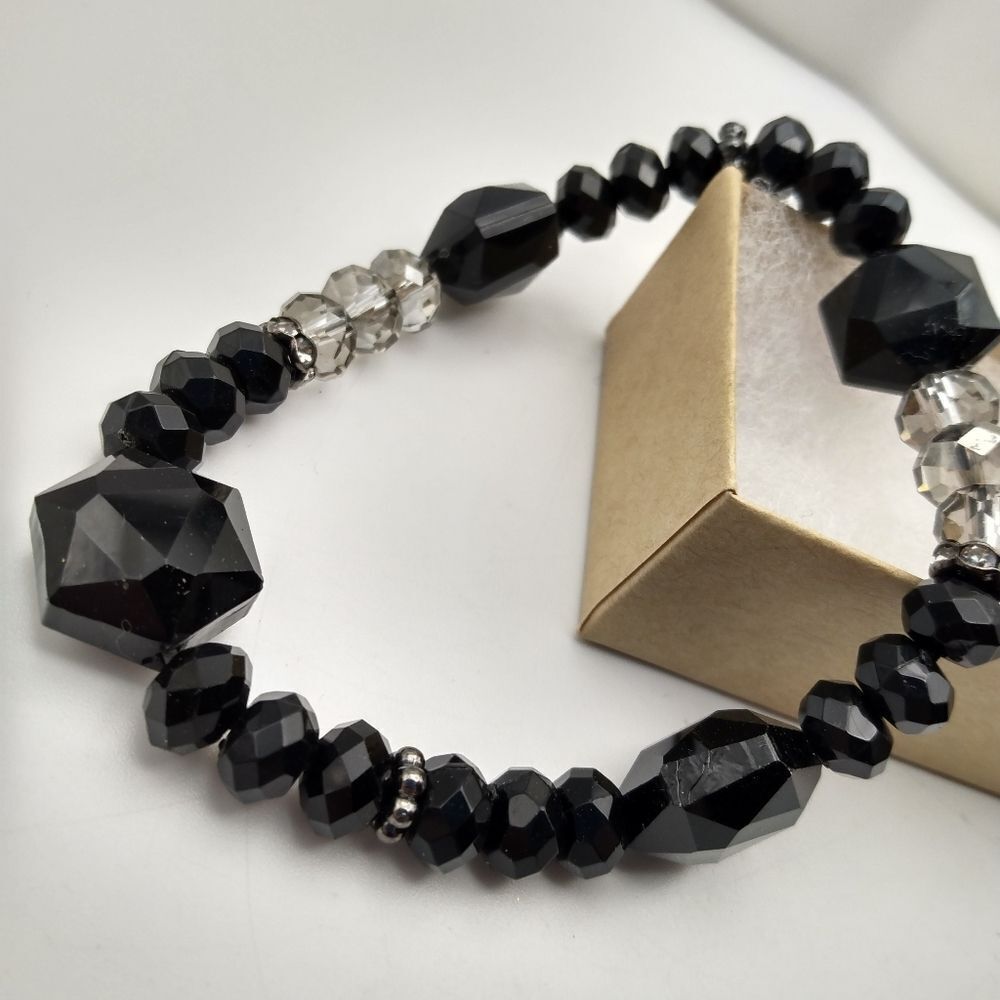 āBeadedĀ grungeābracelet - Picture 2 of 2